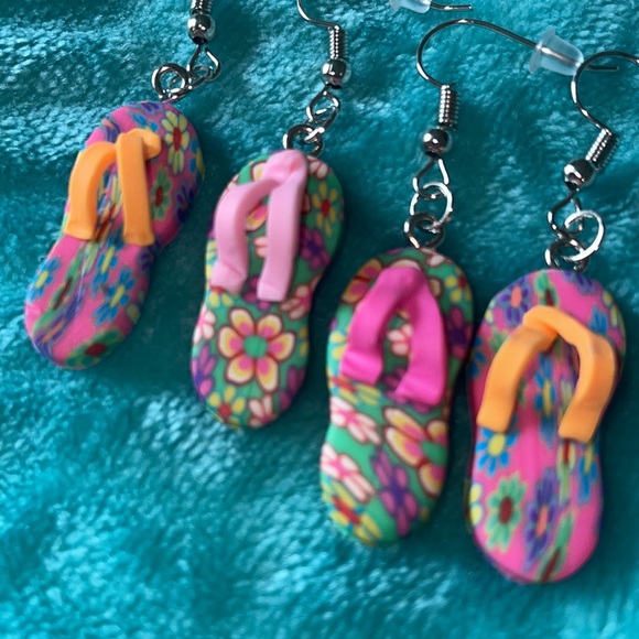 FlipFlop Mismatched Friendship Earrings! Polymer clay coconutcore HANDMADE - Picture 3 of 3